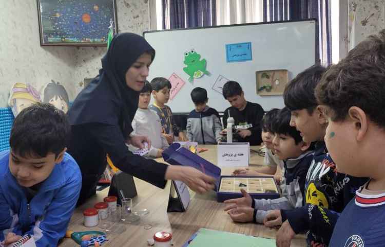 برگزاری ایستگاه پژوهشی به مناسب هفته پژوهش 10