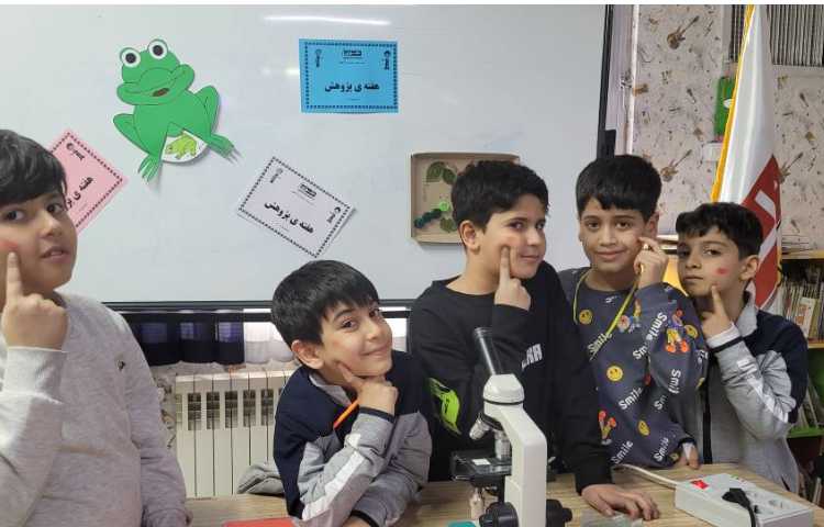 برگزاری ایستگاه پژوهشی به مناسب هفته پژوهش 7