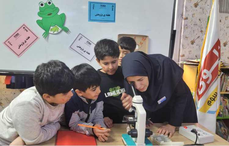 برگزاری ایستگاه پژوهشی به مناسب هفته پژوهش 8