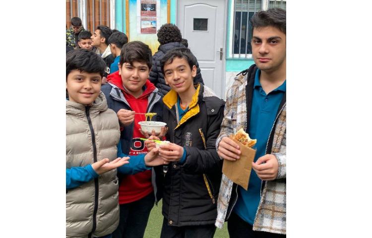 برگزاری بازارچه خیریه دبیرستان علوی 2