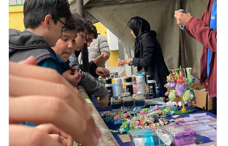 برگزاری بازارچه خیریه دبیرستان علوی 9