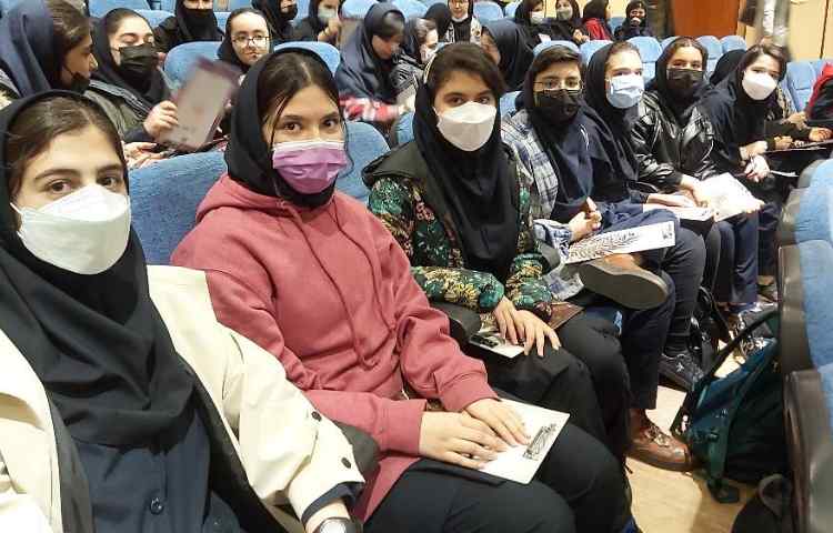 برگزاری تورنمنت علمی دانش آموزان برتر نیمسال اول 2