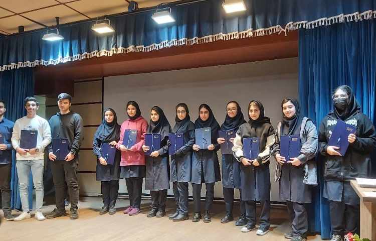 برگزاری تورنمنت علمی دانش آموزان برتر نیمسال اول 5