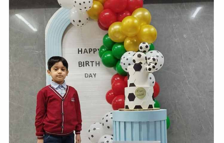 برگزاری تولد دانش آموزان دی ماهی 1