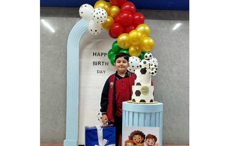 برگزاری تولد دانش آموزان دی ماهی 11