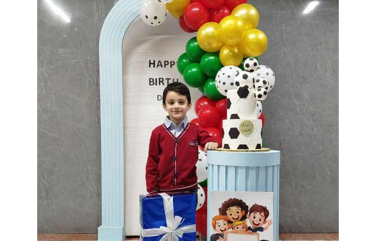 برگزاری تولد دانش آموزان دی ماهی 32