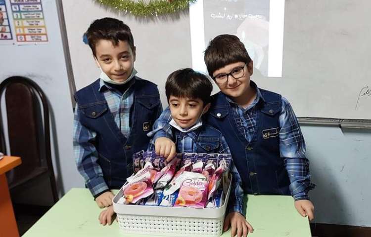 برگزاری تولد متولدین بهمن ماه پایه دوم دبستان 3