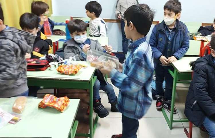 برگزاری تولد متولدین بهمن ماه پایه دوم دبستان 7