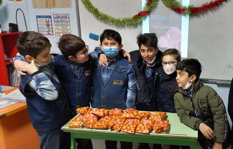 برگزاری تولد متولدین بهمن ماه پایه دوم دبستان 8