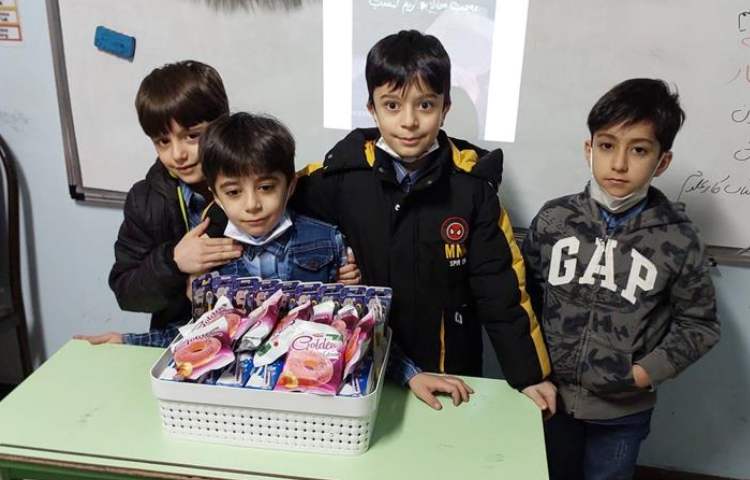 برگزاری تولد متولدین بهمن ماه پایه دوم دبستان 9