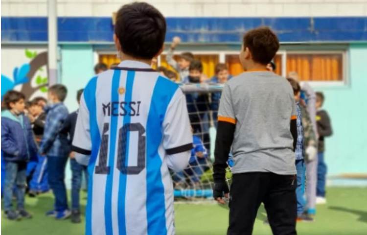 برگزاری جشنواره مسابقات ورزشی دبستان علوی 8