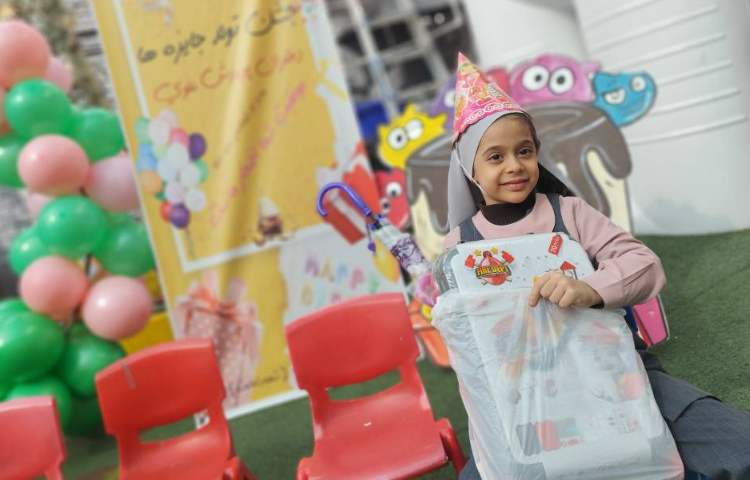 برگزاری جشن تولد جایزه ها 76