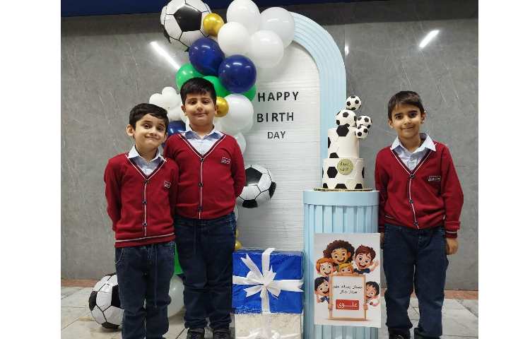 برگزاری جشن تولد دانش آموزان متولد آذرماه 15