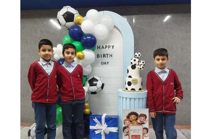 برگزاری جشن تولد دانش آموزان متولد آذرماه 22