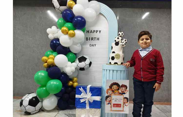 برگزاری جشن تولد دانش آموزان متولد آذرماه 8