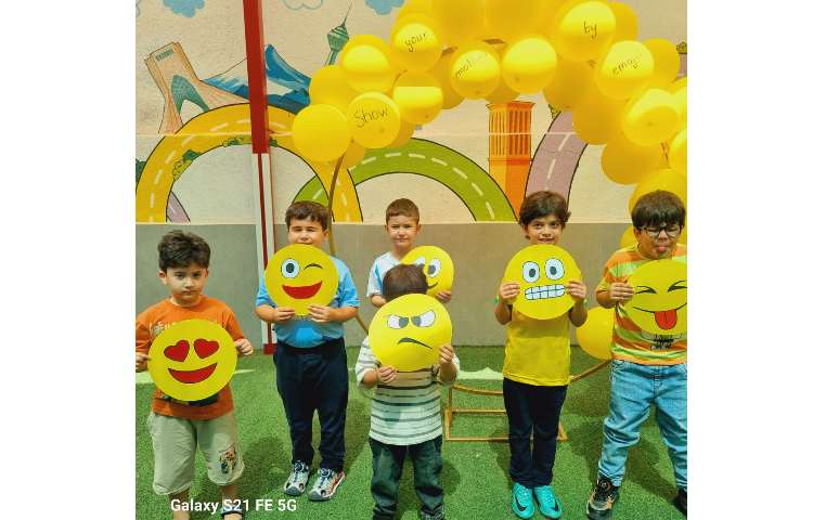 برگزاری جشن روز جهانی ایموجی emoji 2