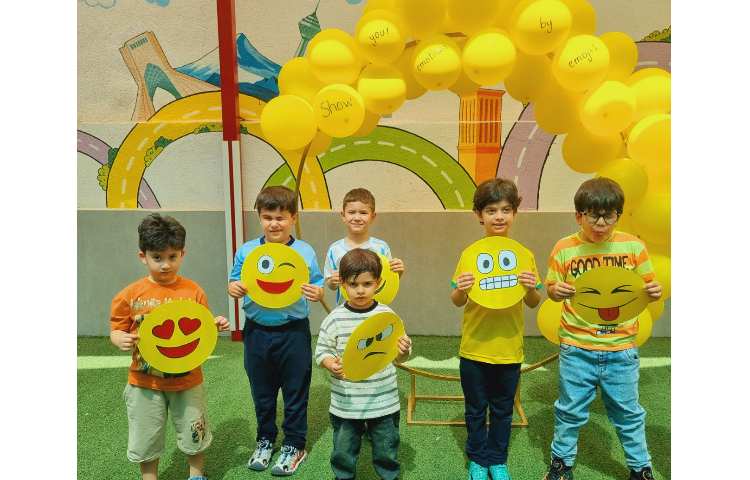 برگزاری جشن روز جهانی ایموجی emoji 3