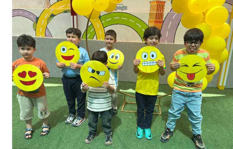 برگزاری جشن روز جهانی ایموجی emoji 37