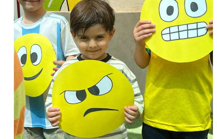 برگزاری جشن روز جهانی ایموجی emoji 38