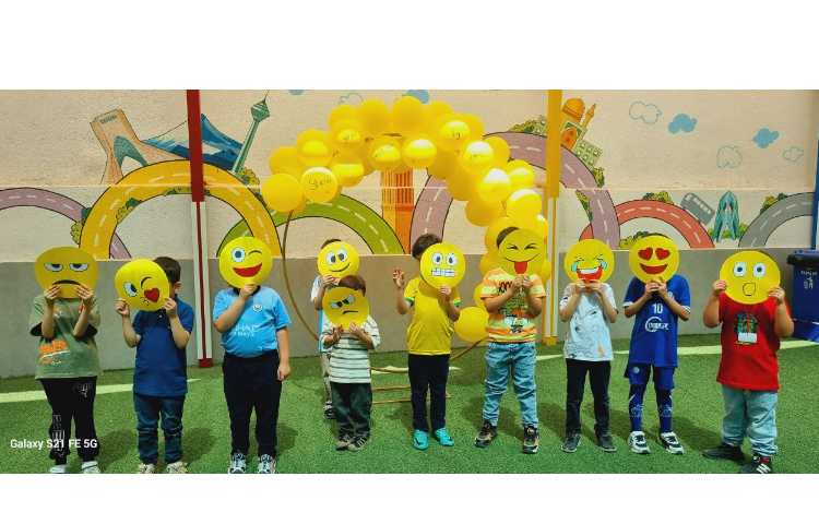 برگزاری جشن روز جهانی ایموجی emoji 5