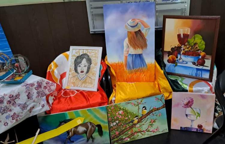 برگزاری جشن روز پدر،نمایشگاه فعالیت های هنری و اهدای هدیه به نفرات برتر 1