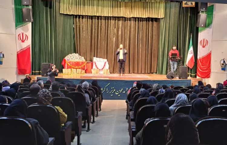 برگزاری جشن روز پدر،نمایشگاه فعالیت های هنری و اهدای هدیه به نفرات برتر 6