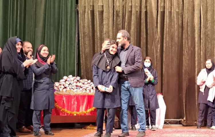 برگزاری جشن روز پدر،نمایشگاه فعالیت های هنری و اهدای هدیه به نفرات برتر 7