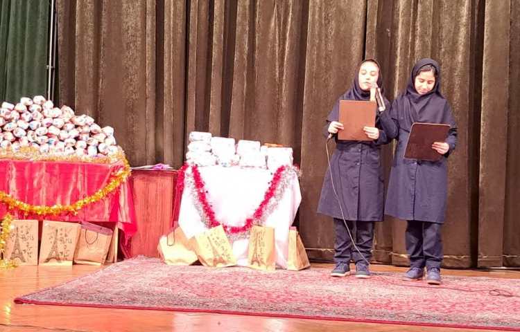 برگزاری جشن روز پدر،نمایشگاه فعالیت های هنری و اهدای هدیه به نفرات برتر 8