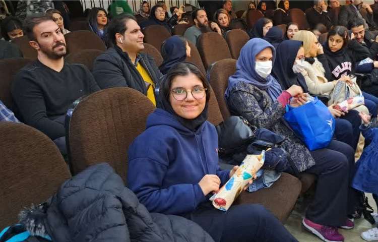 برگزاری جشن روز پدر،نمایشگاه فعالیت های هنری و اهدای هدیه به نفرات برتر 12