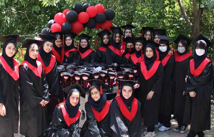 برگزاری جشن فارغ التحصیلی دانش آموزان پایه نهم 4