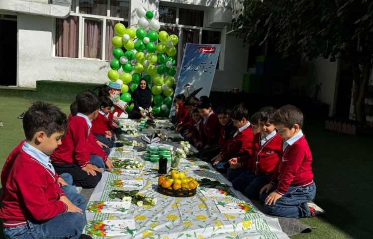 برگزاری جشن قرآن در حیاط مدرسه 6