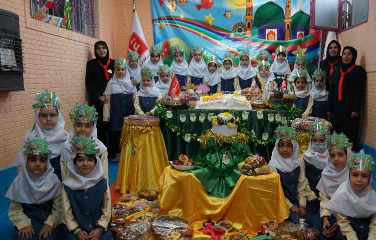 برگزاری جشن قرآن پایه اول در دبستان دخترانه پرتوعلوی شیراز. 1