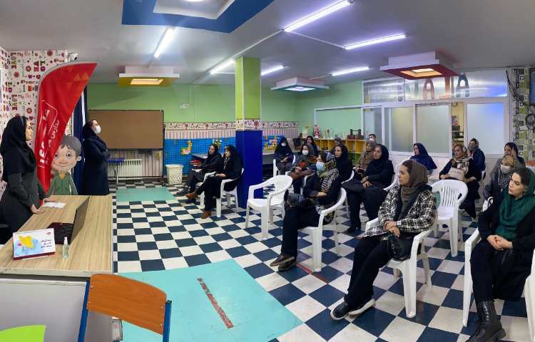 :برگزاری جلسات آموزش اولیا، آموزگاران پایه و زبان