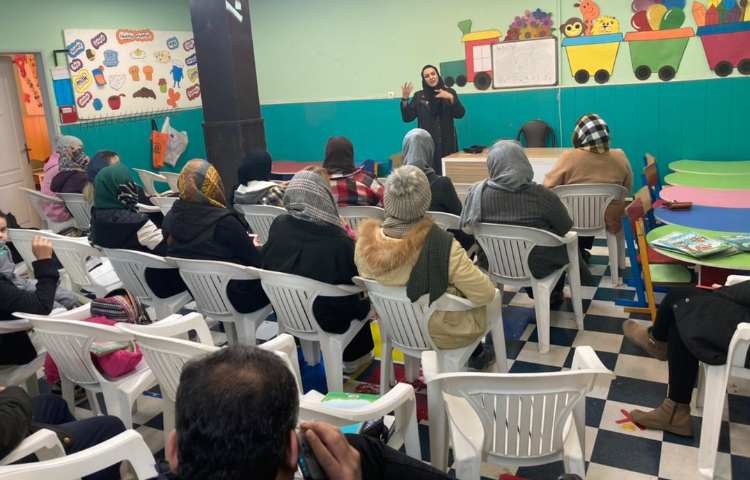 :برگزاری جلسات آموزگاران زبان و پایه با اولیا 1