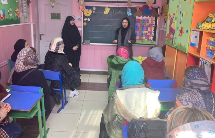 :برگزاری جلسات آموزگاران زبان و پایه با اولیا 15