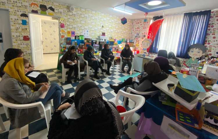 :برگزاری جلسات آموزگاران زبان و پایه پیش دبستان با اولیا 5