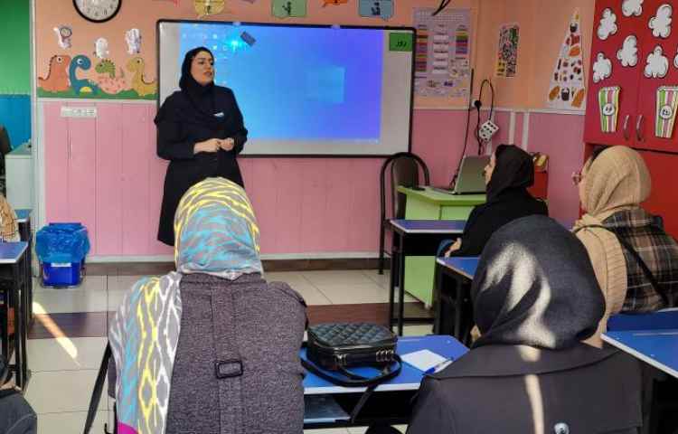 برگزاری جلسات آموزگاران و اولیا 2