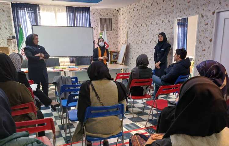 برگزاری جلسات آموزگاران و اولیا 3