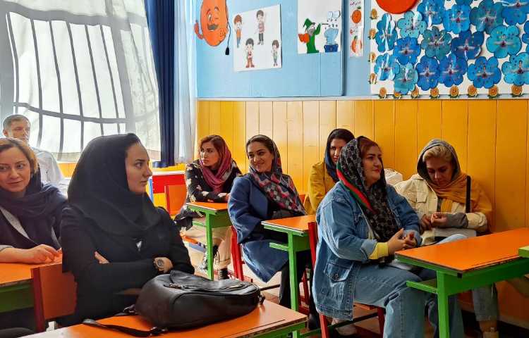 برگزاری جلسات آموزگاران و اولیا 4