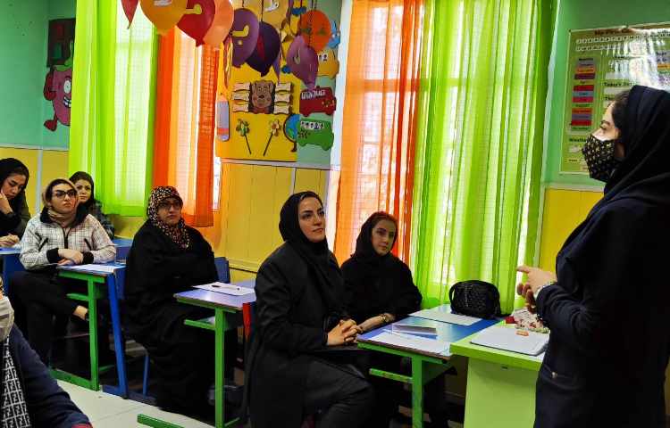 برگزاری جلسات آموزگاران و اولیا 7