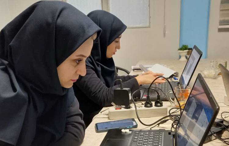 برگزاری جلسات آنلاین و نظارت بر آن توسط دبیران و کادر مدرسه 1