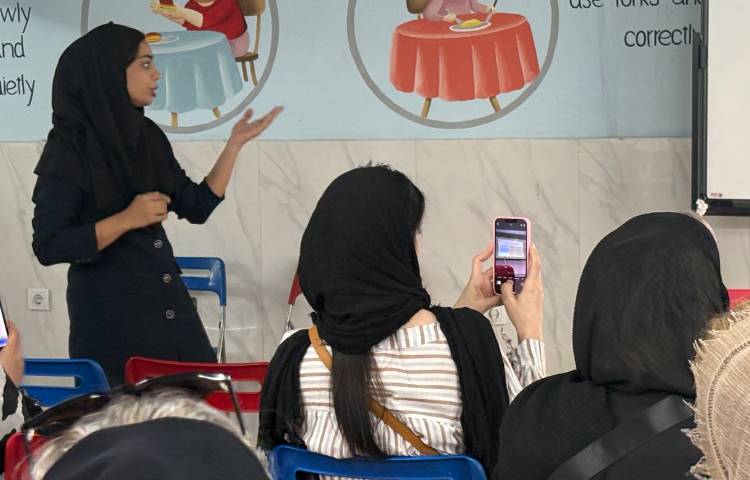 برگزاری جلسات ارائه روش آموزش پایه و زبان 17