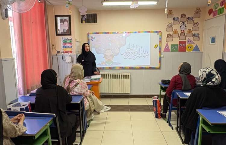 برگزاری جلسات ارائه روش آموزش پایه و زبان 20