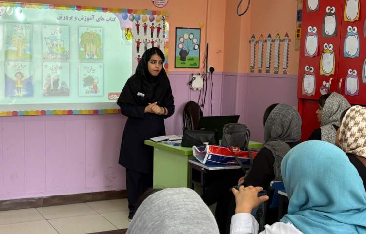برگزاری جلسات ارائه روش آموزش پایه و زبان 5