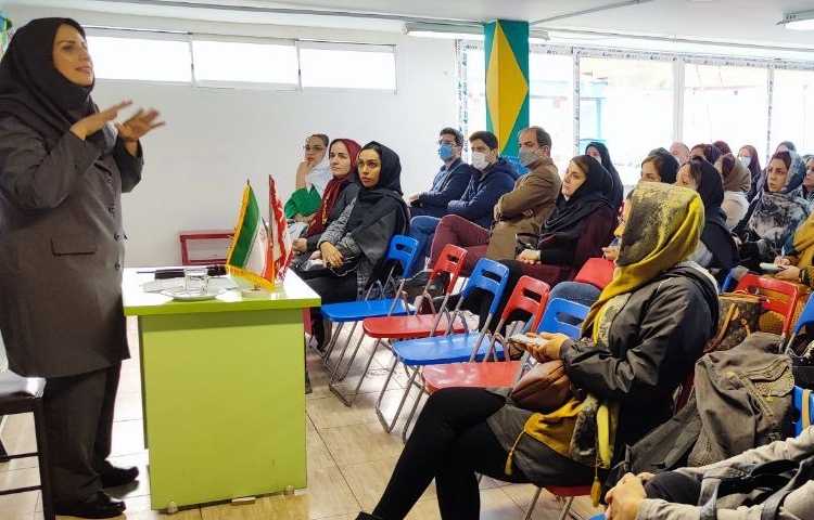 :برگزاری جلسات دانش افزایی با موضوع بیش فعالی ویژه پایه های اول تا سوم 4
