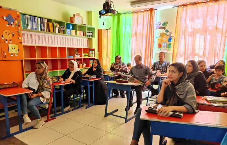 : برگزاری جلسات دانش افزایی و ارائه روش آموزش، پایه پیش دبستان 15