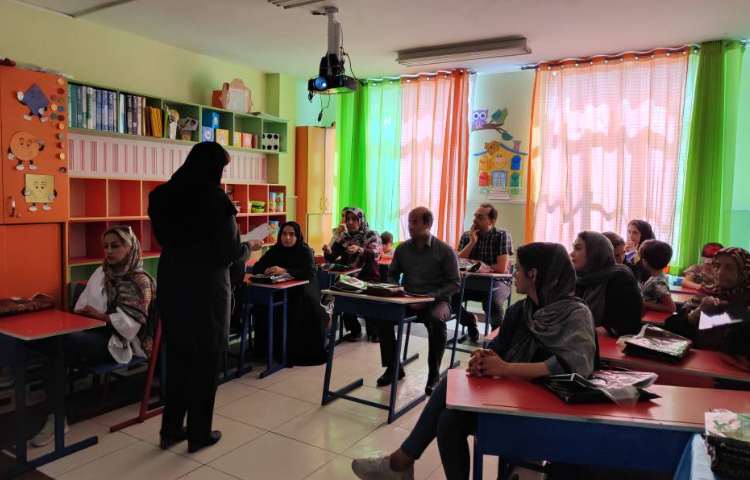 : برگزاری جلسات دانش افزایی و ارائه روش آموزش، پایه پیش دبستان 17