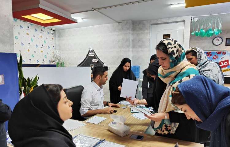 : برگزاری جلسات دانش افزایی و ارائه روش آموزش، پایه پیش دبستان 2