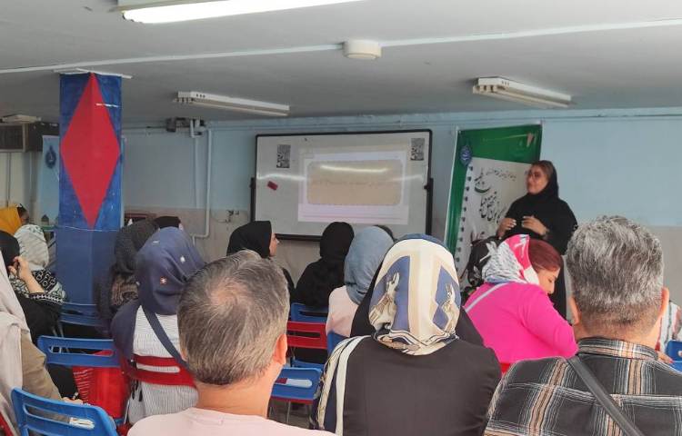 برگزاری جلسات دانش افزایی و ارائه روش پایه اول دبستان 8