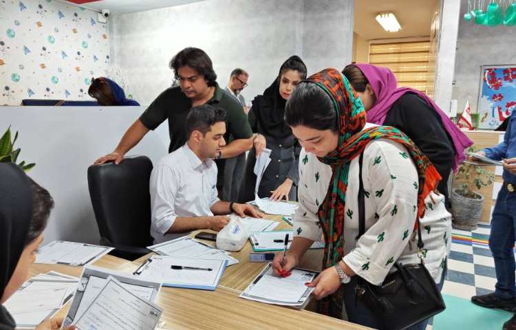 :برگزاری جلسات دانش افزایی و ارائه روش پایه سوم دبستان